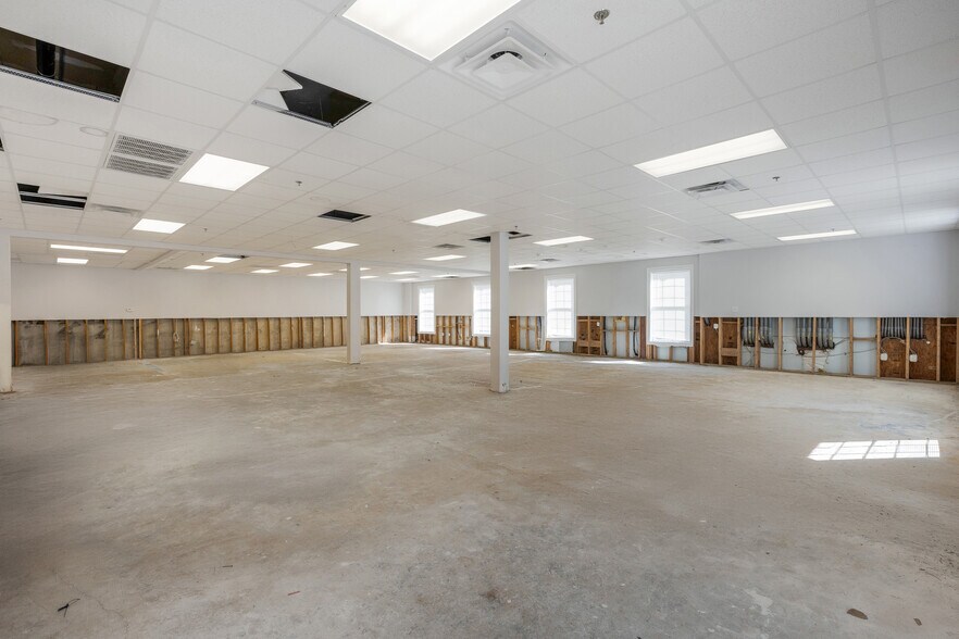 More Photos Of 1261 Commercial Dr SW, Conyers Medical For Lease