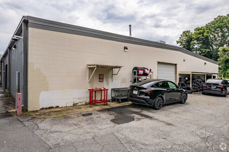 More Photos Of 1580 Church St, Decatur Auto Dealership For Sale