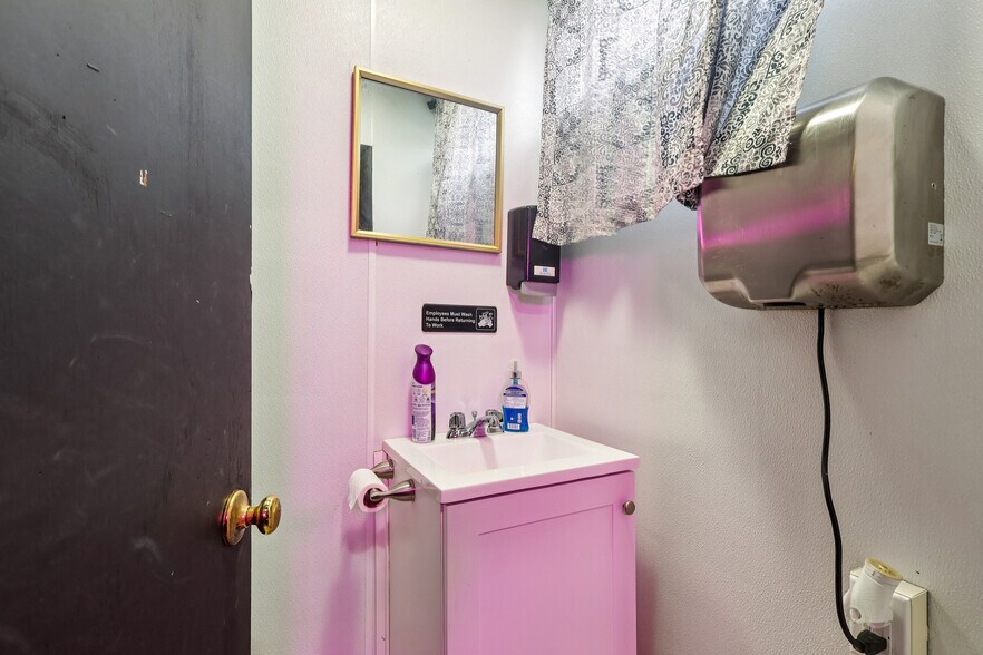 More Photos Of 1600 Hamilton Ave, Hamilton Storefront Retail Residential For Sale