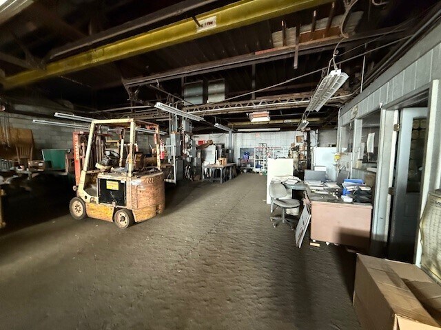 More Photos Of 1702 Wheeling Ave, Glen Dale Manufacturing For Sale