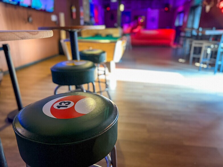 More Photos Of 906 Hampshire St, Quincy Bar For Sale