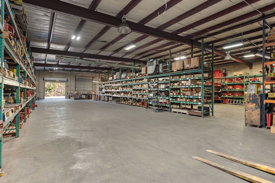 More Photos Of 15458 W Hardy Rd, Houston Warehouse For Lease