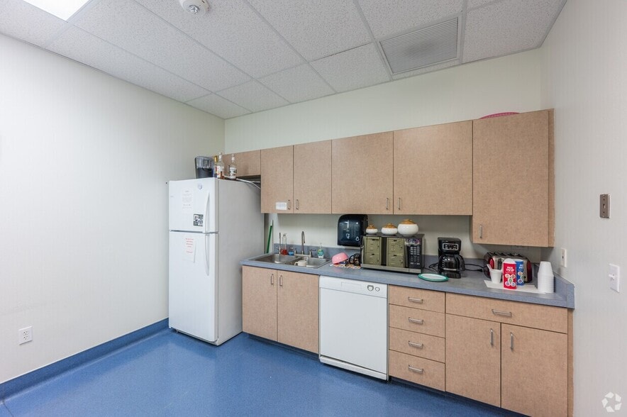 More Photos Of 2410 Fire Mesa St, Las Vegas Office For Sale