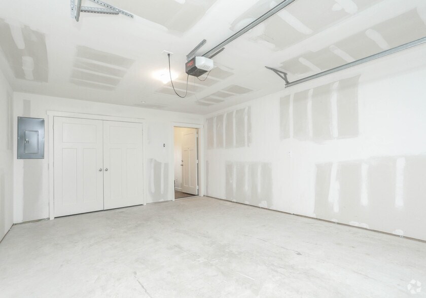 More Photos Of 21155 Gosling Rd, Spring Apartments For Sale