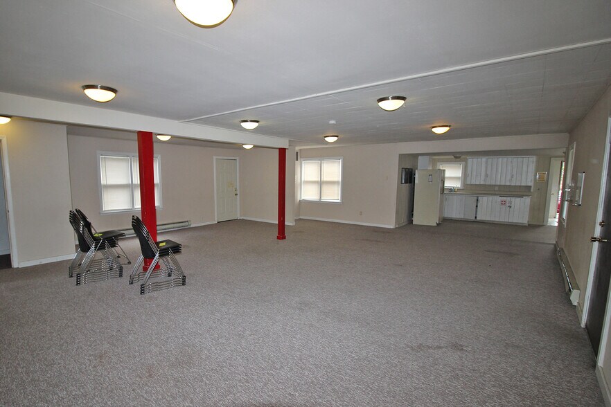 More Photos Of 11101 Bingham Ave E, Tacoma Office Residential For Lease