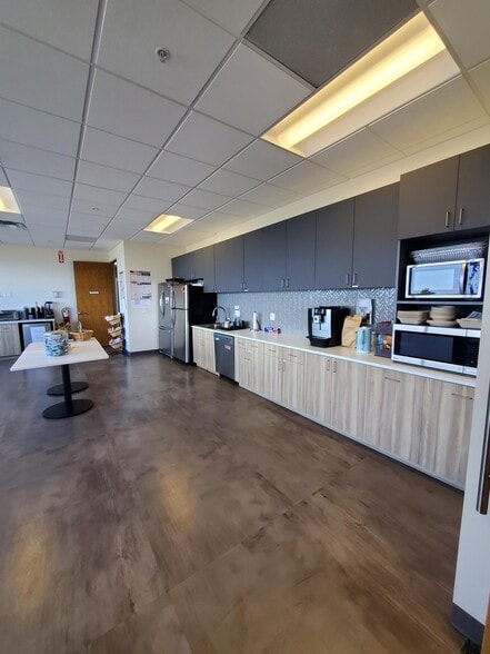 More Photos Of 523 Park Point Dr, Golden Office For Lease