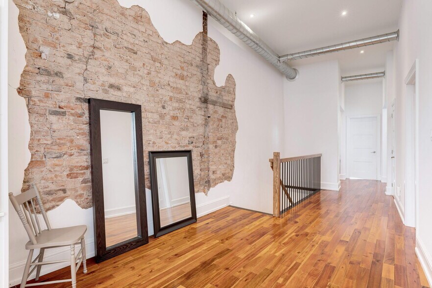 More Photos Of 205 King St E, Hamilton Storefront Retail Residential For Sale