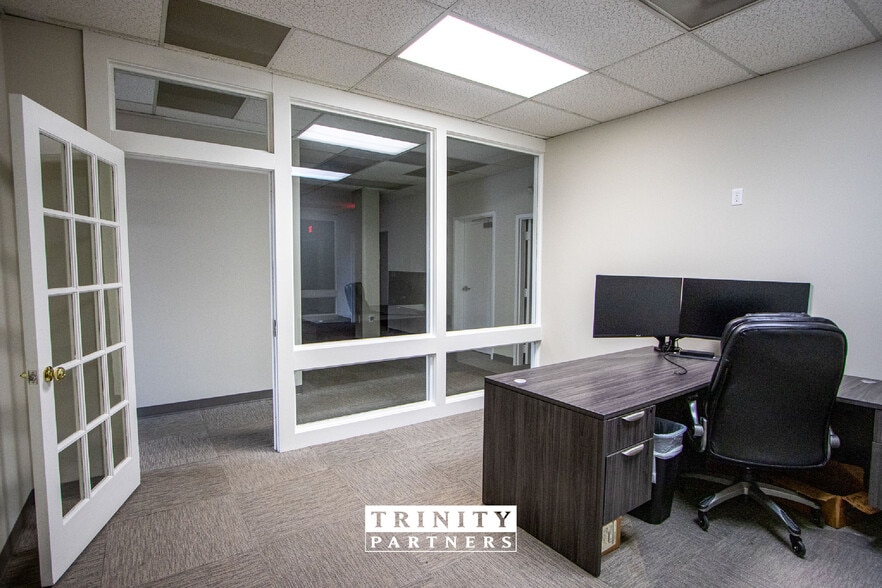 More Photos Of 6904 N Main St, Columbia Light Manufacturing For Lease