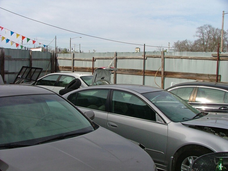 More Photos Of 327 W 6th Ave, Bowling Green Auto Dealership For Sale