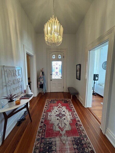 More Photos Of 1307 6th Ave N, Nashville Office For Lease