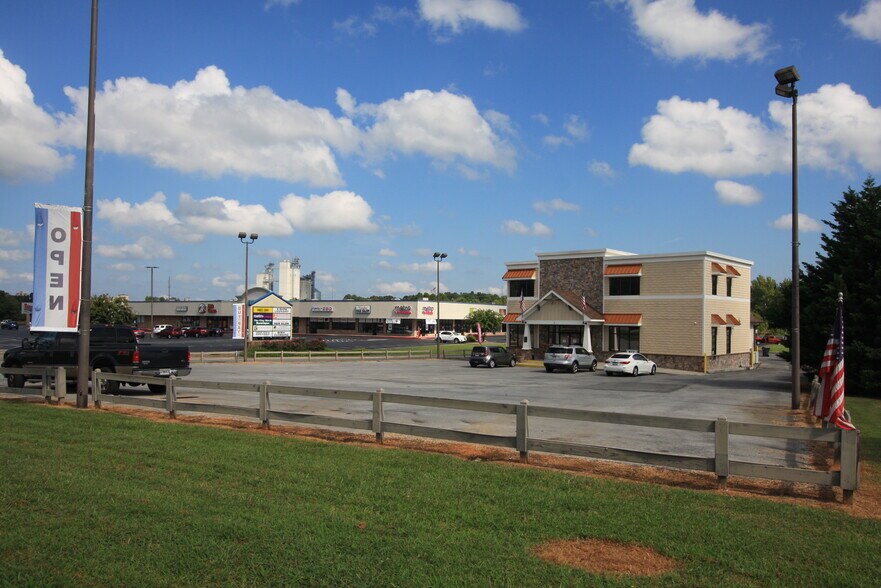 More Photos Of 150 Felton Dr, Rockmart Auto Dealership For Sale