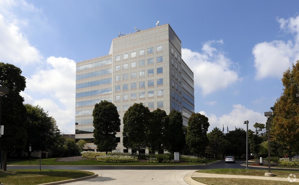 More Photos Of 25 NW Point Blvd, Elk Grove Village Office For Lease