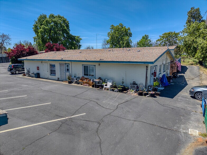 More Photos Of 2815 Lakeshore Blvd, Lakeport Apartments For Sale