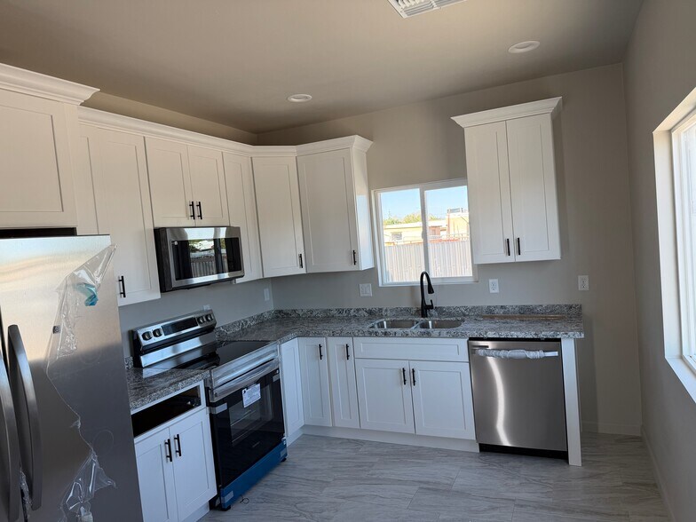 More Photos Of 3902 E Fairmount St, Tucson Apartments For Sale