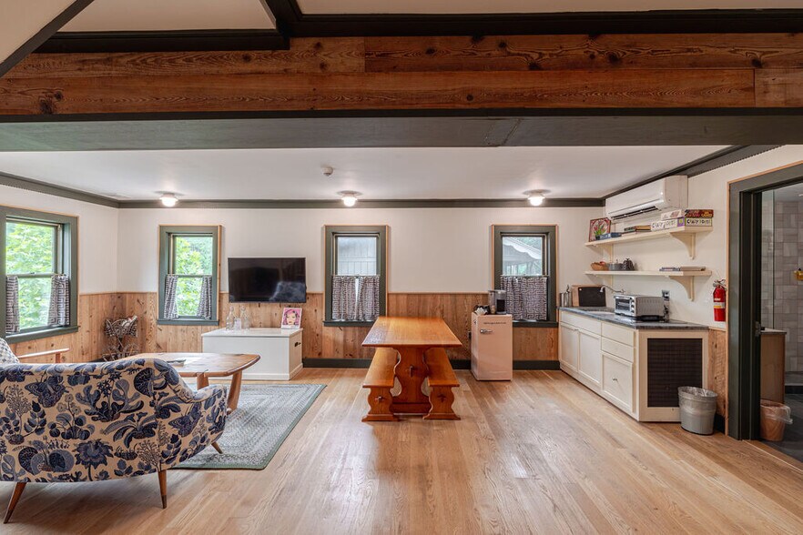 More Photos Of 37 Catamount Rd Hillsdale, Hillsdale Hotel For Sale