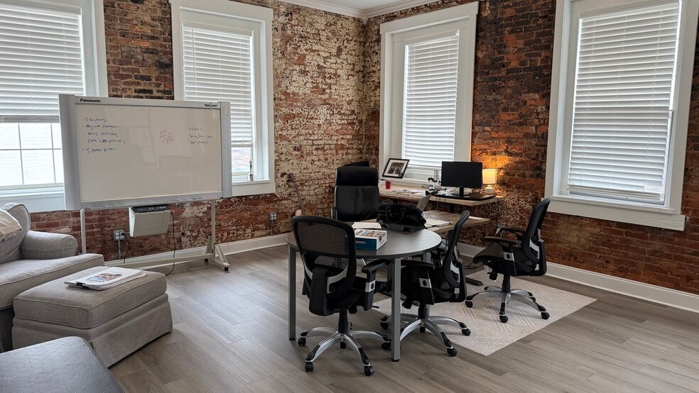 More Photos Of 25 E Main St, Buford Office For Sale