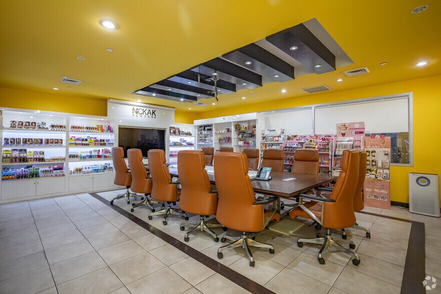 More Photos Of 109-05 178th St, Jamaica Warehouse For Sale