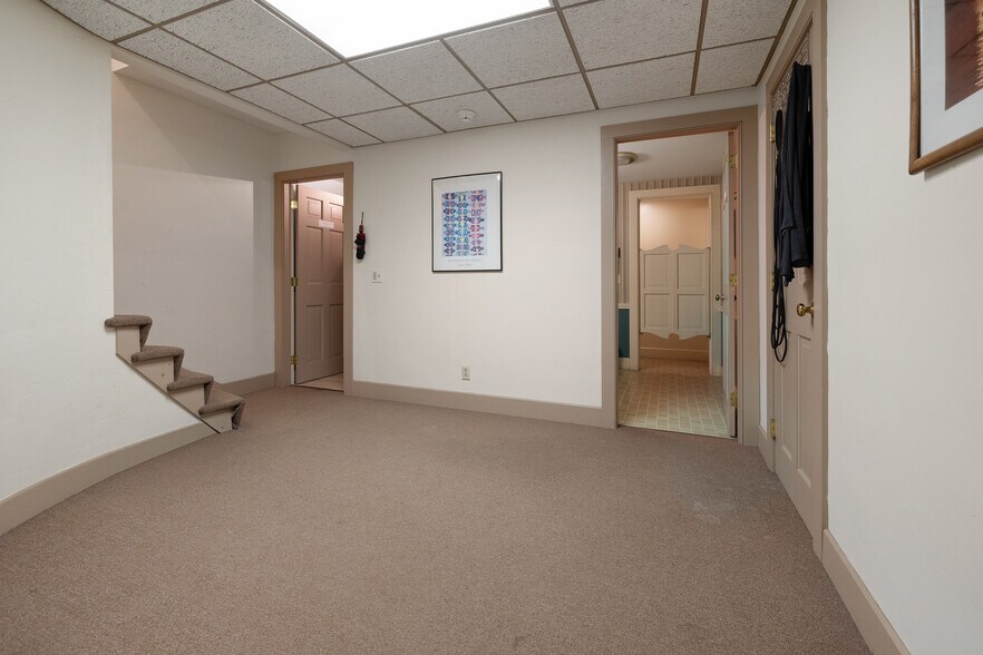 More Photos Of 68 Lyme Rd, Hanover Office Residential For Sale