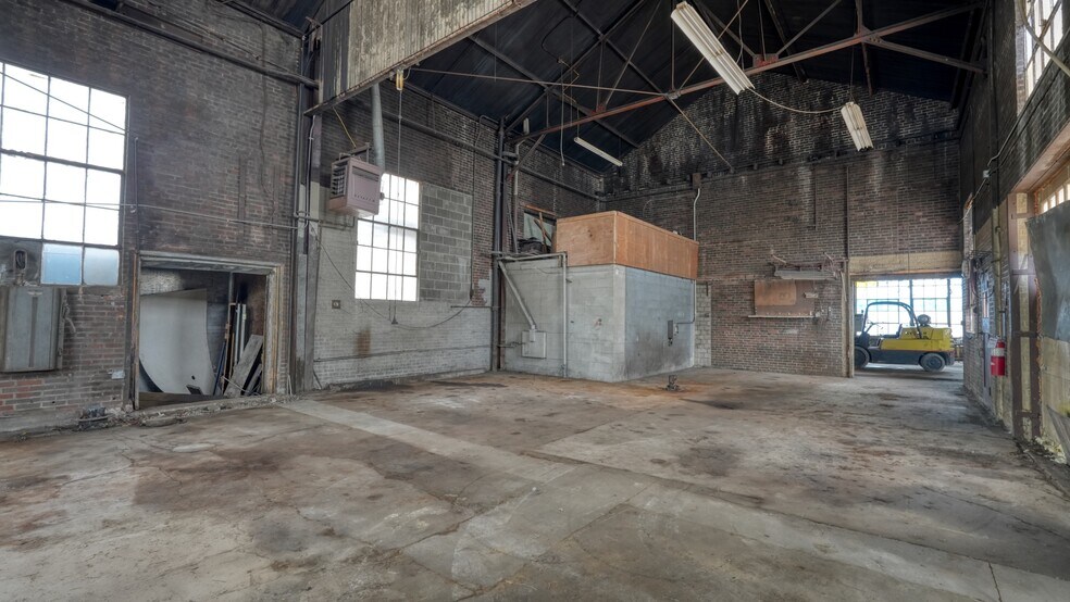 More Photos Of 120 Graham St, Zanesville Warehouse For Sale