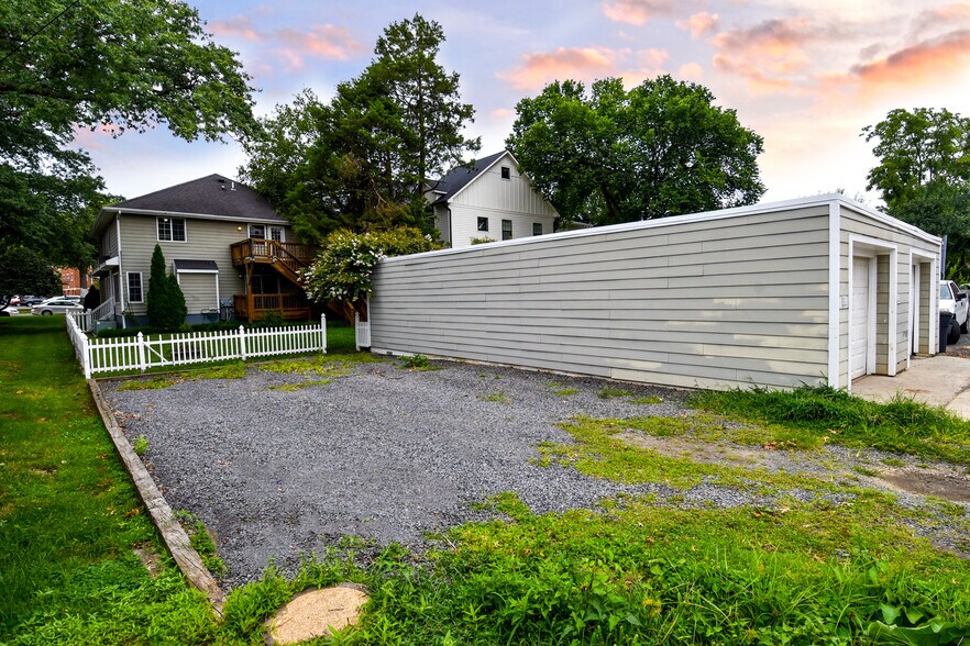 More Photos Of 1705 Commonwealth Ave, Alexandria Apartments For Sale