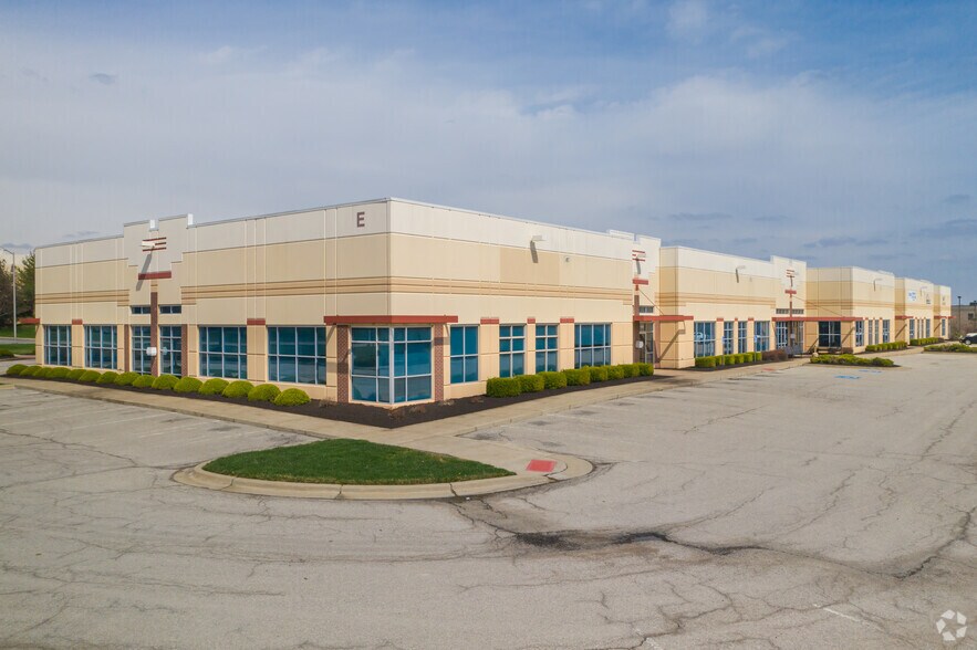 More Photos Of 11025-11091 Strang Line Rd, Lenexa Office For Lease