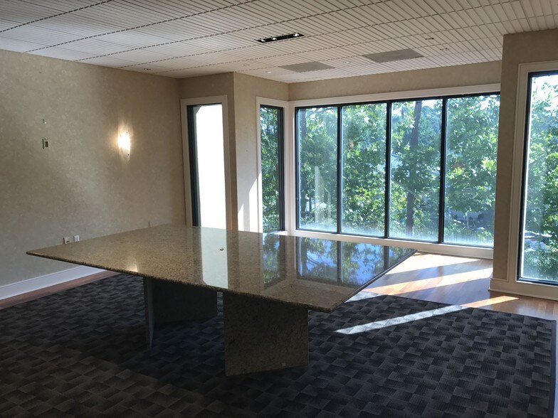 More Photos Of 52 New Orleans Rd, Hilton Head Island Office For Sale