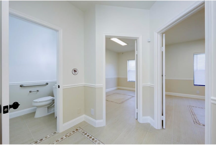 More Photos Of 725 N A1A, Jupiter Office For Lease