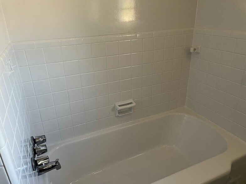 More Photos Of 1007 Meyer St, Sealy Multifamily For Sale