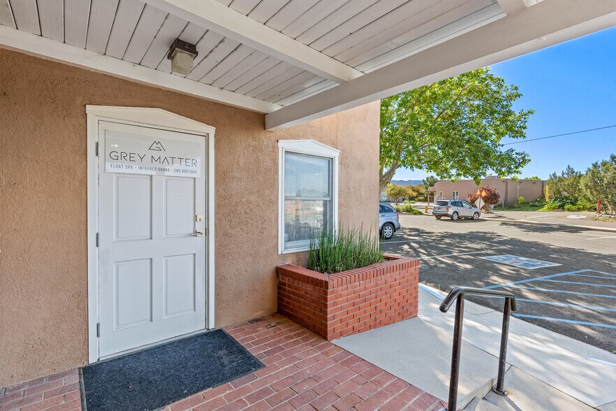 More Photos Of 539 Harkle Rd, Santa Fe Medical For Sale