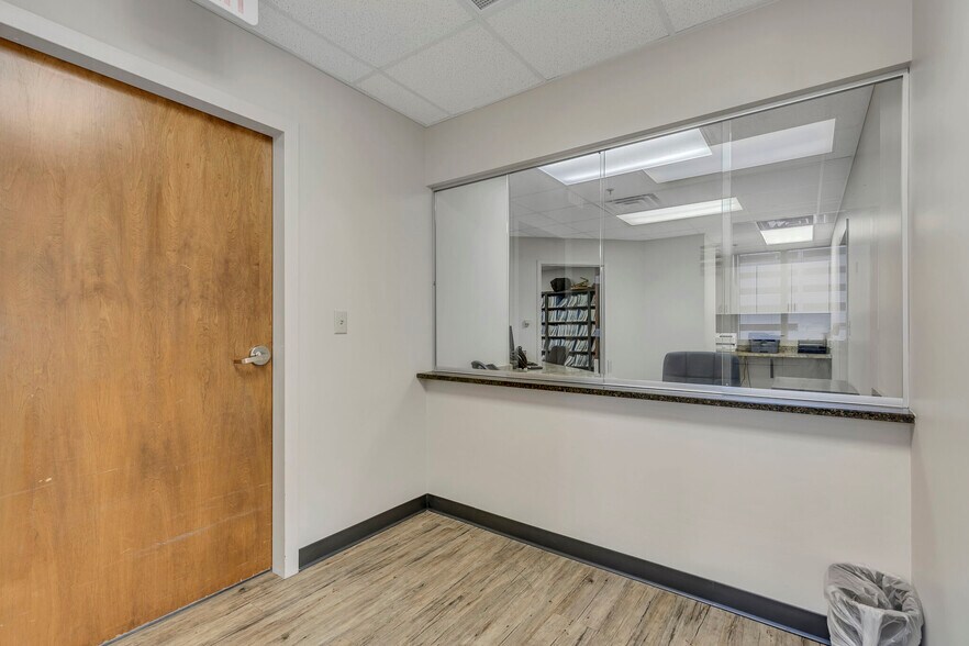 More Photos Of 2004 Hayes St, Nashville Medical For Lease