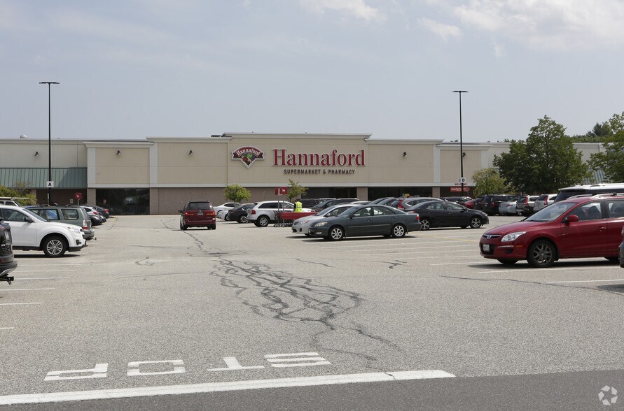 More Photos Of 415 Philbrook Ave, South Portland General Retail For Lease