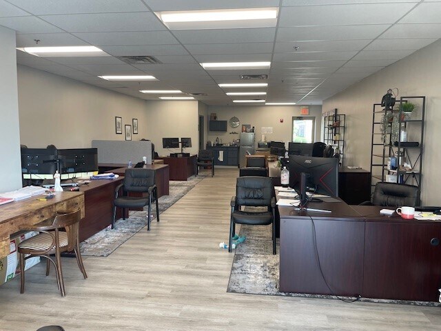 More Photos Of 40W222 Lafox Rd, St Charles Medical For Lease