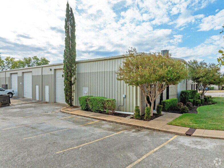 More Photos Of 7303 Burleson Rd, Austin Unknown For Lease