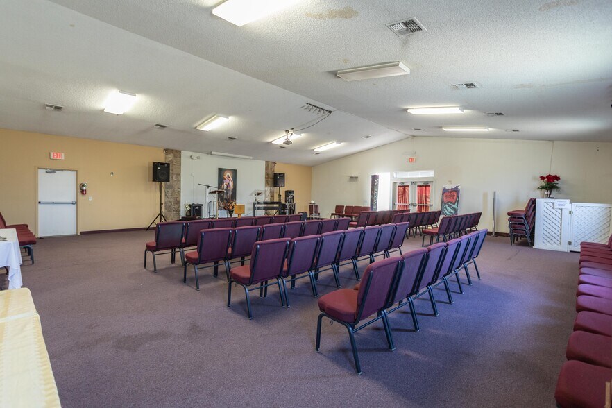 More Photos Of 7620 La Mancha Way, Sacramento Religious Facility For Sale
