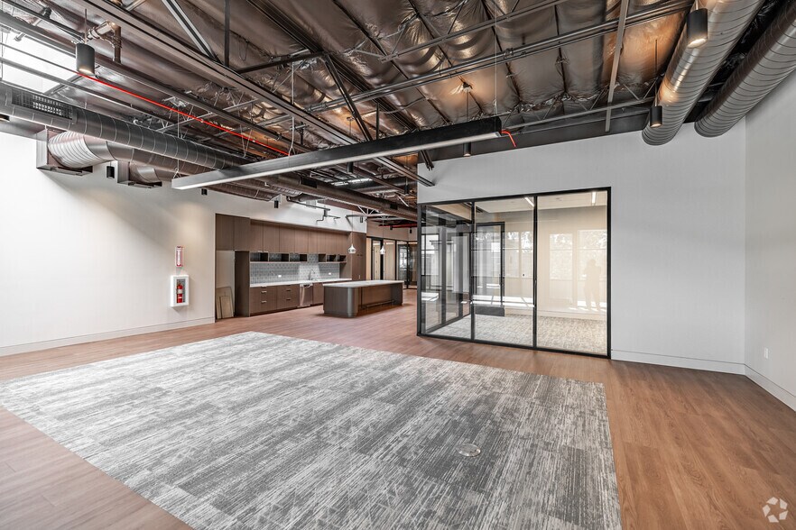 More Photos Of 200 E Baker St, Costa Mesa Loft Creative Space For Lease