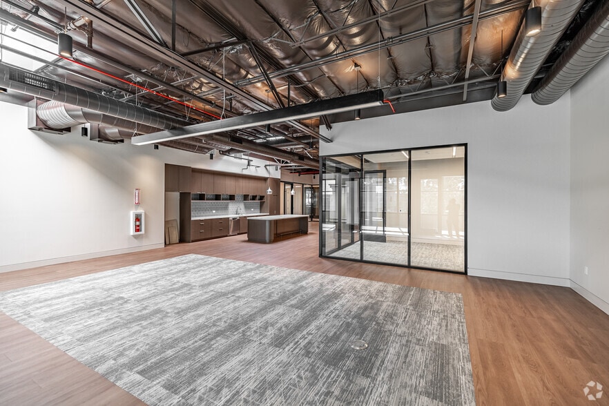 More Photos Of 200 E Baker St, Costa Mesa Loft Creative Space For Lease