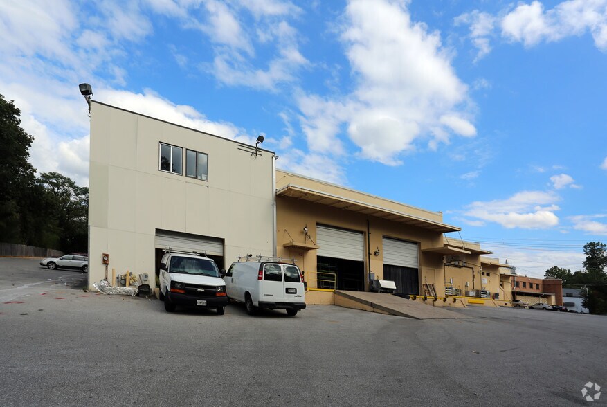 More Photos Of 2401-2465 Linden Ln, Silver Spring Flex For Lease