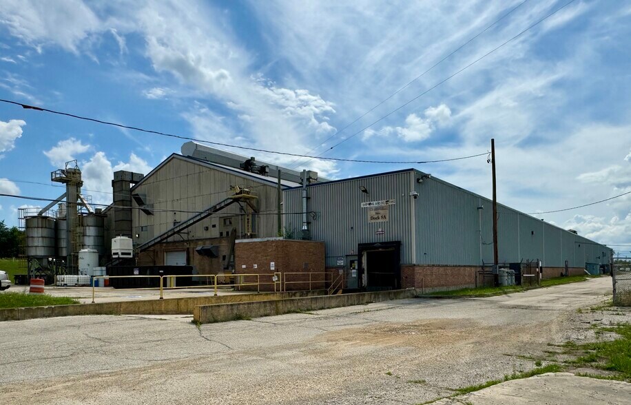 Primary Photo Of 300 N West St, Marengo Warehouse For Sale