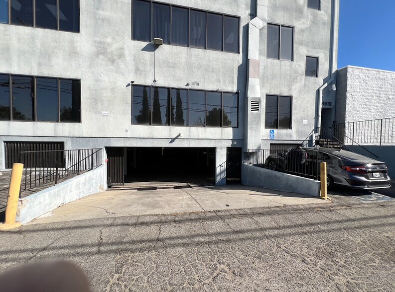 More Photos Of 8619 Reseda Blvd, Northridge Medical For Lease