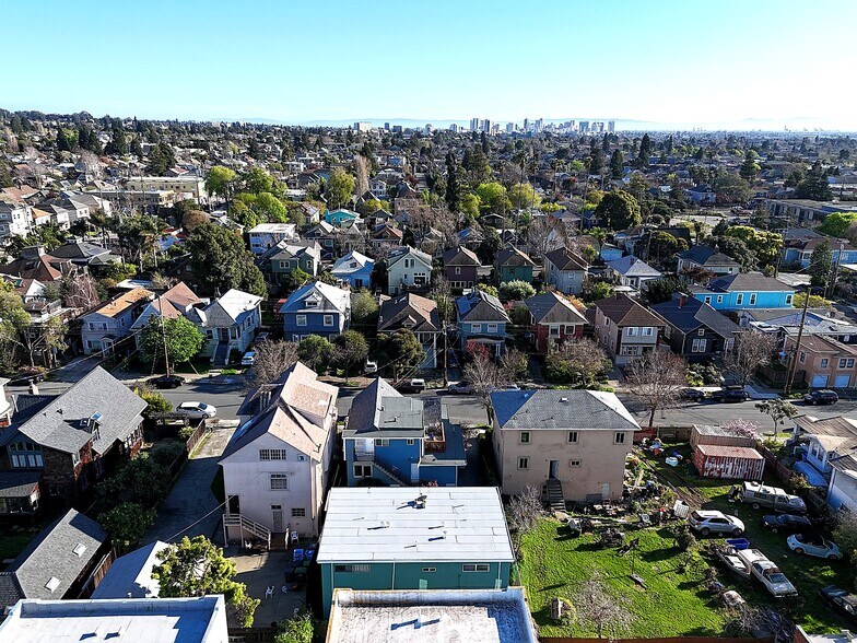 More Photos Of 2045 Emerson St, Berkeley Apartments For Sale