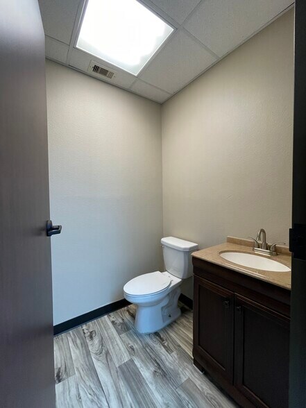 More Photos Of 26103 Interstate 45, Spring Medical For Lease