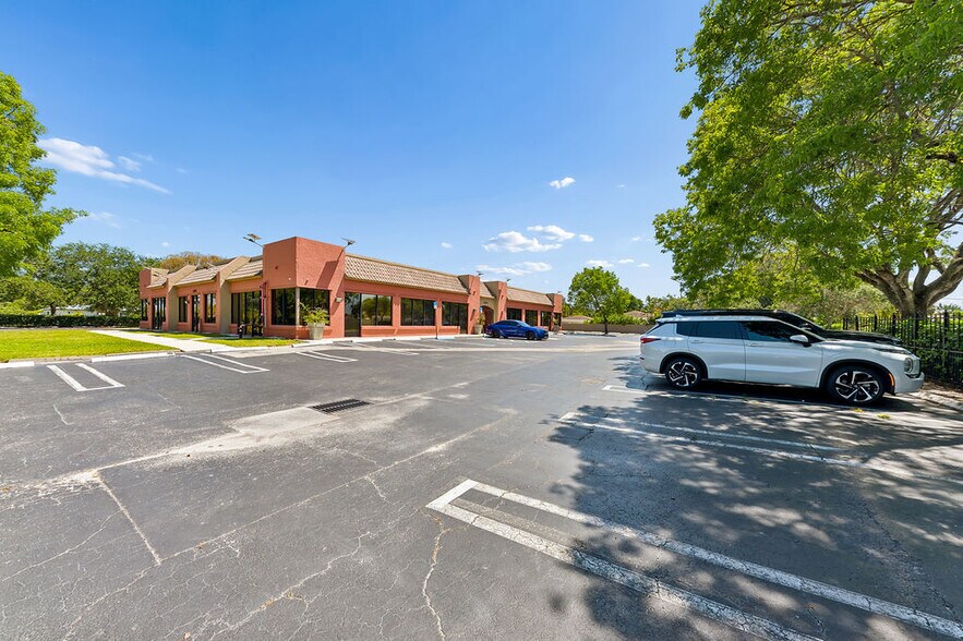 More Photos Of 1590 S Congress Ave, West Palm Beach Medical For Sale