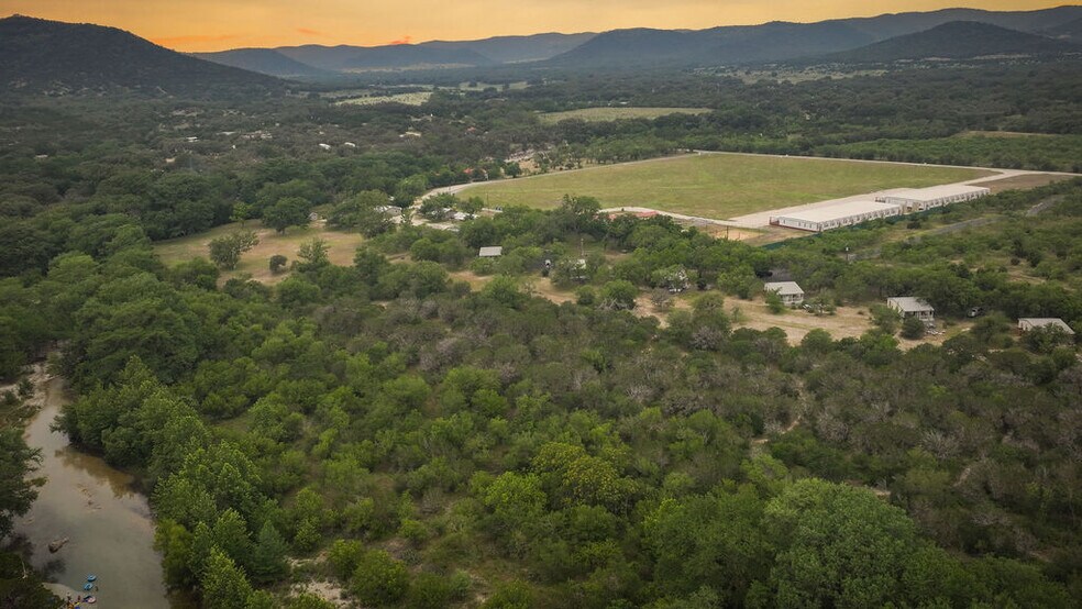 More Photos Of 7070 S US Highway 83, Concan Hotel For Sale