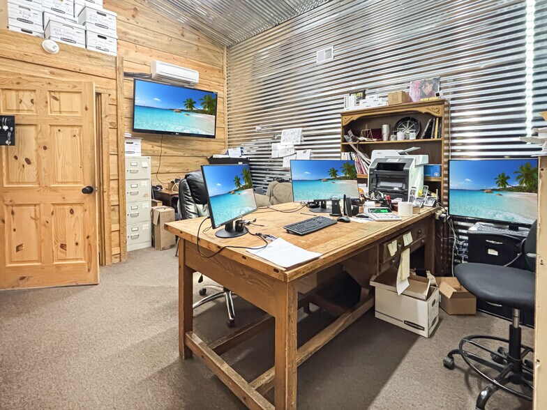 More Photos Of 350-352 E Bridge St, Hotchkiss Office For Sale