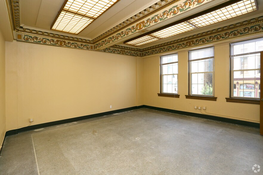More Photos Of 615 Ferry St, Lafayette Apartments For Sale