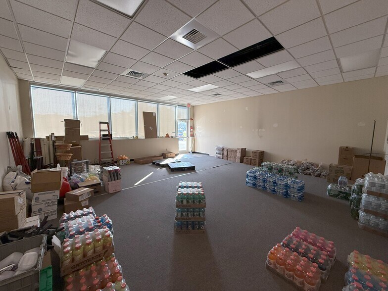 More Photos Of 304 Sandown Rd, East Hampstead Convenience Store For Lease