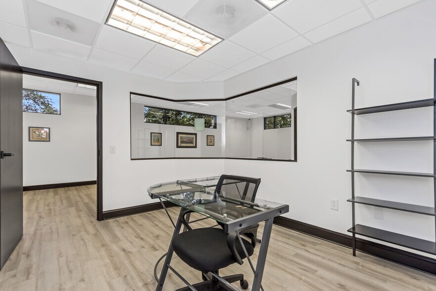 More Photos Of 18311 N US Highway 41, Lutz Medical For Sale