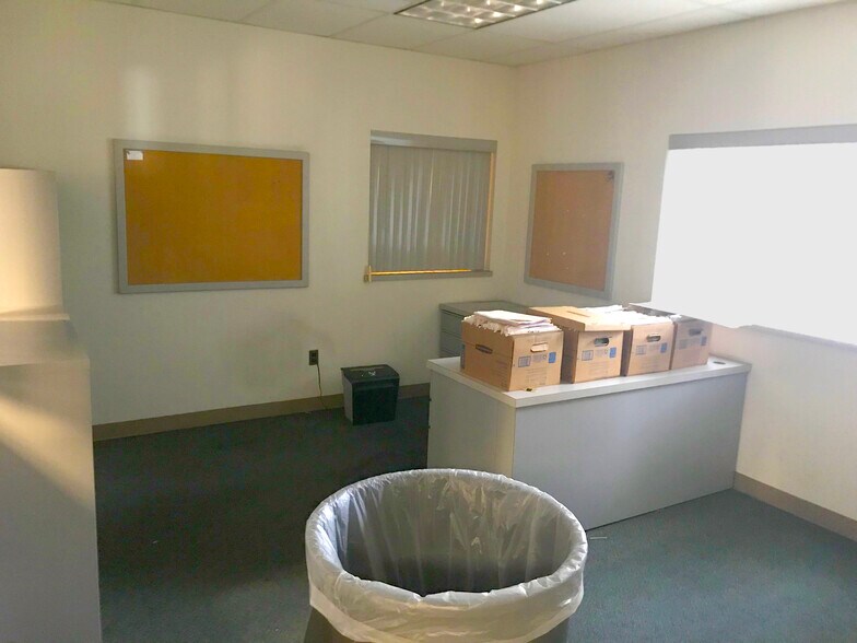 More Photos Of 2950 Grand Ave, Pittsburgh Distribution For Sale