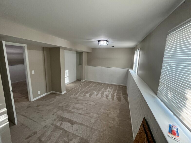 More Photos Of 260 Calumet St, Oswego Office For Sale