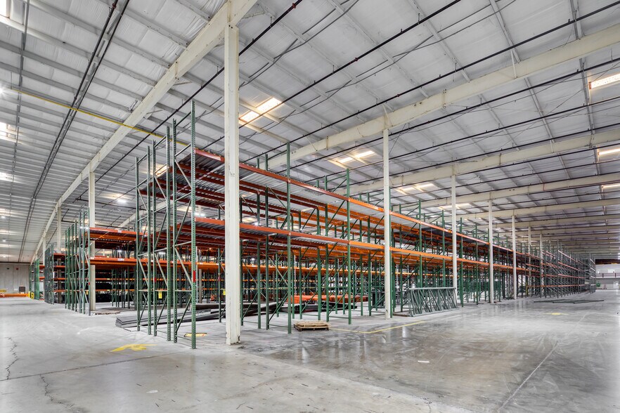 More Photos Of 999 Enterprise Dr, Dalton Distribution For Sale
